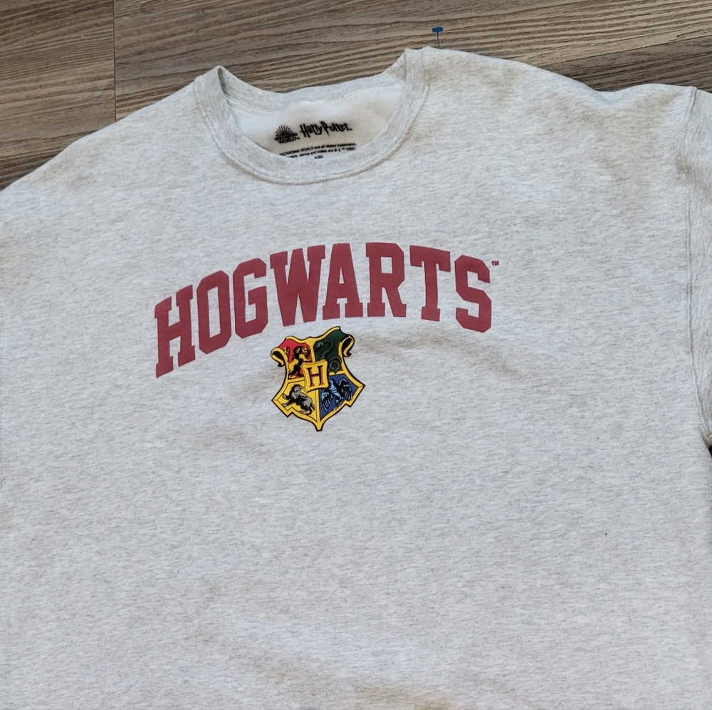 Wizarding World Harry Potter XL Long Sleeve Hogwarts Sweat Shirt (NWOT)